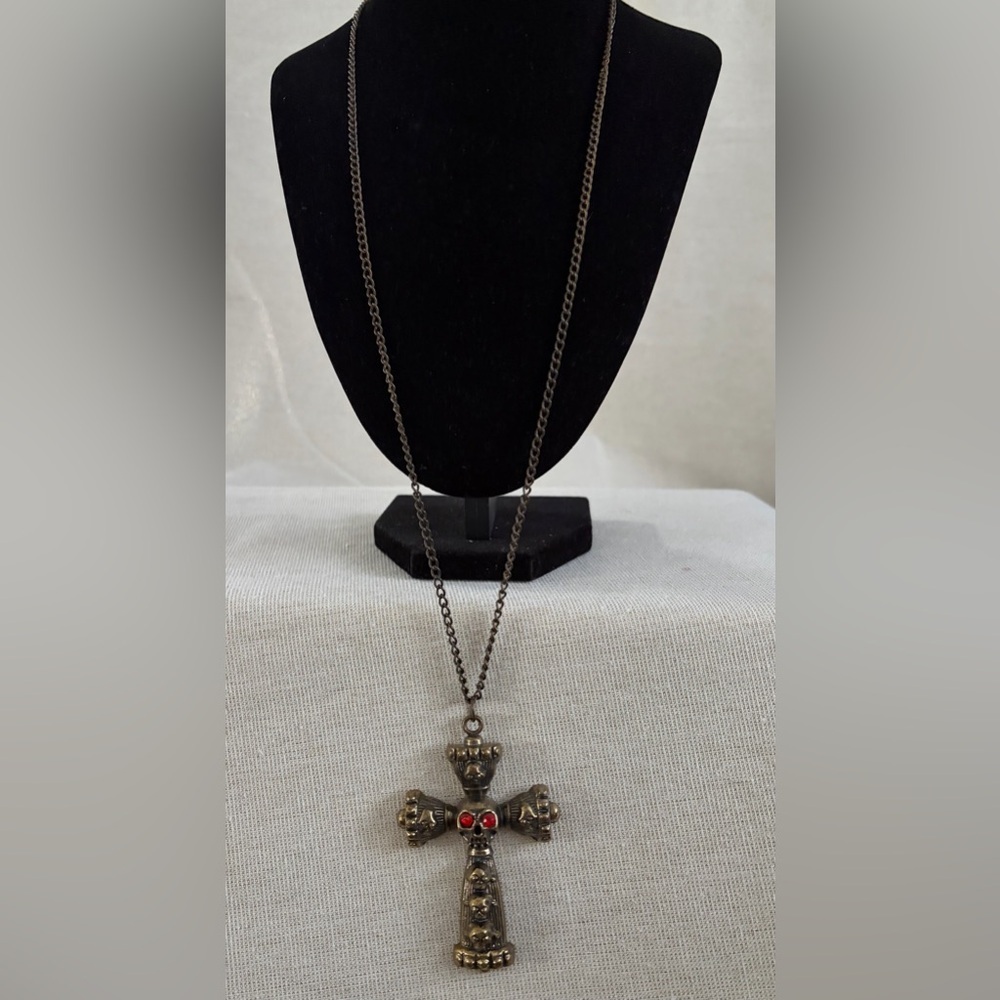Antique-Style Gold Cross Pendant Necklace with Red Accent